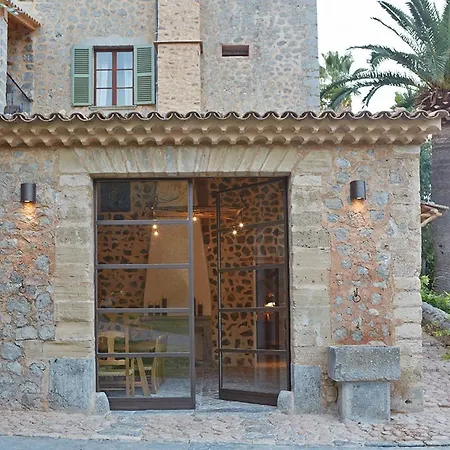 Es Port Hotel